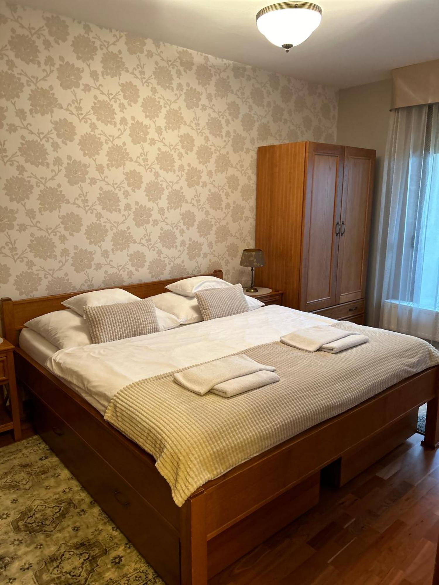 Danube Terrace Elegant With 2 Bedroom With Free Air Conditioner And Private Parking Будапешт Экстерьер фото